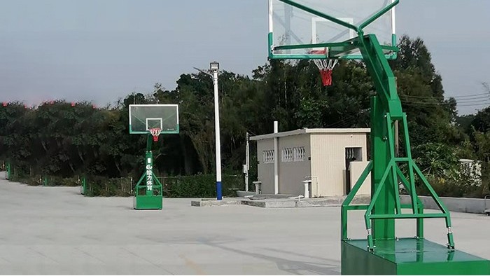 移動籃球架