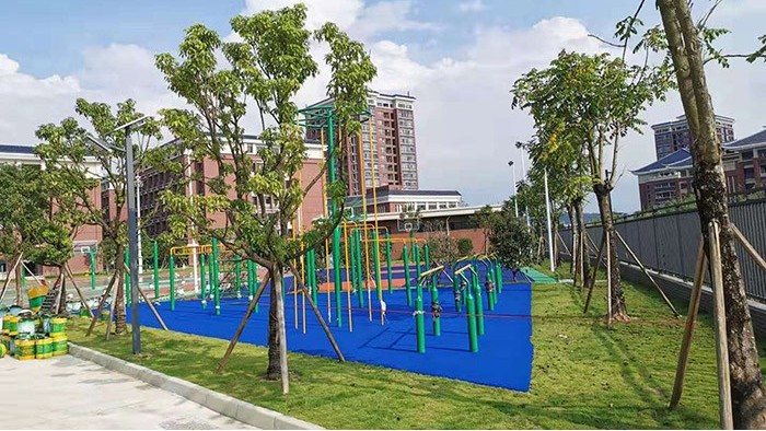 廣州小區又增多樣化戶外健身器材若干套，為助大家撕春膘