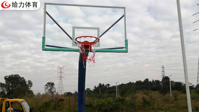 湛江學(xué)校籃球架廠家電話  給力體育籃球架產(chǎn)量高質(zhì)量好價(jià)格實(shí)惠
